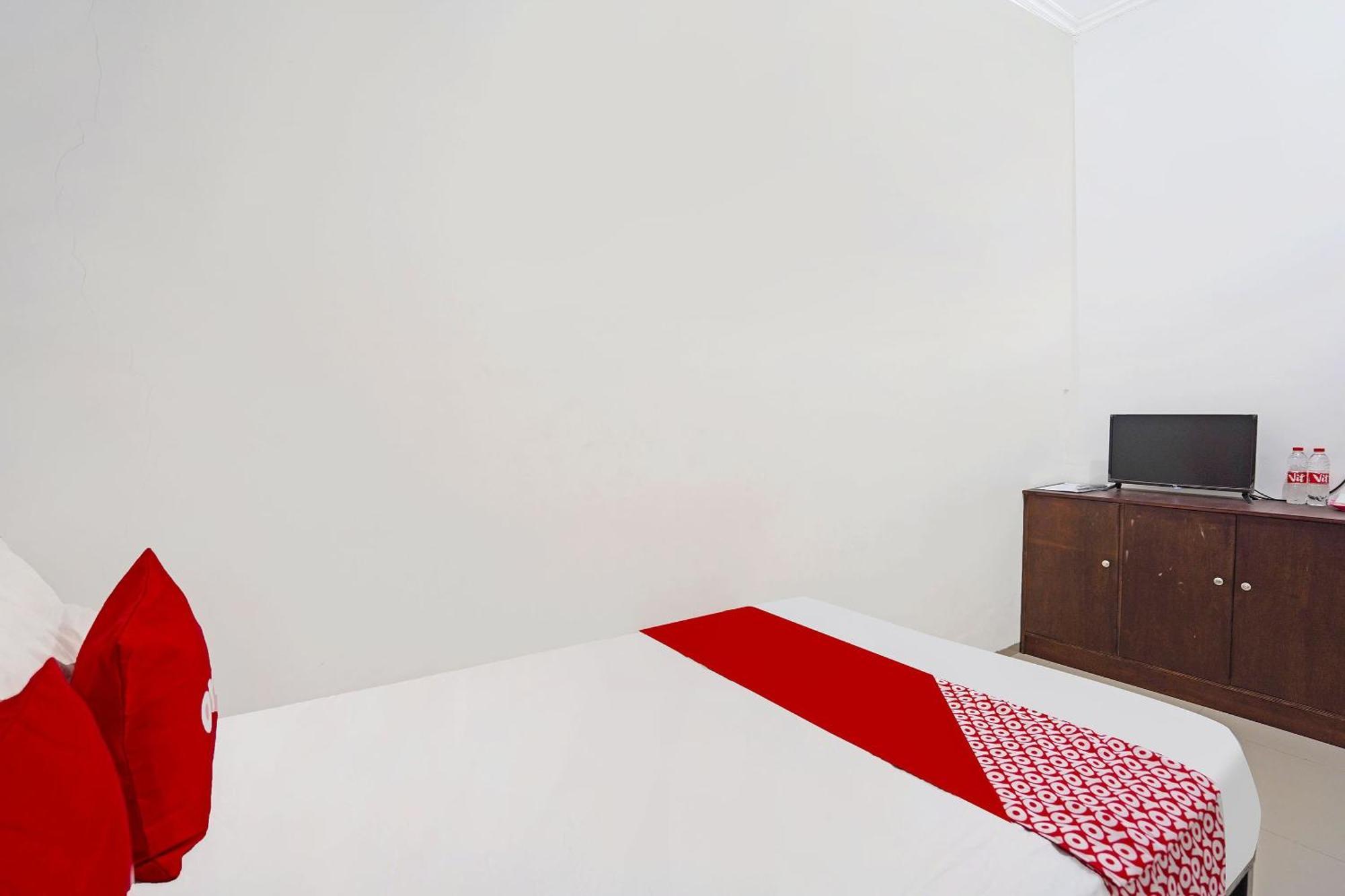 Oyo 91670 Mannsur Syariah Hotel Sidoarjo