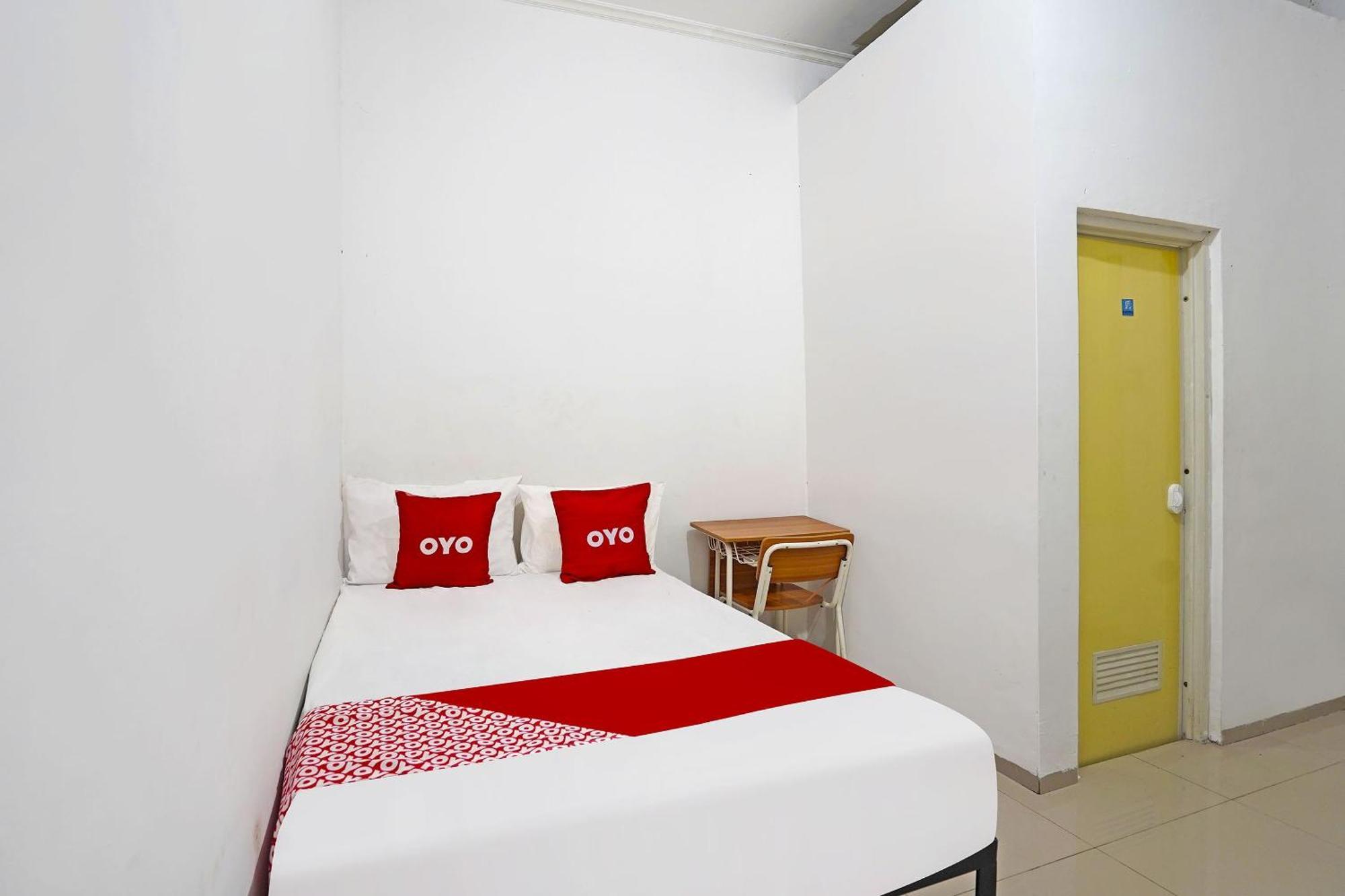 Hotel Oyo 91670 Mannsur Syariah
